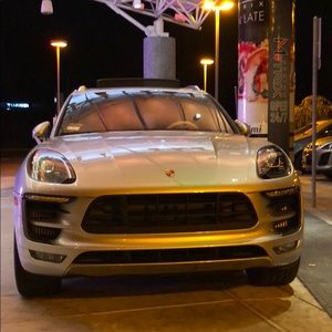 Meet your Posher, Henry